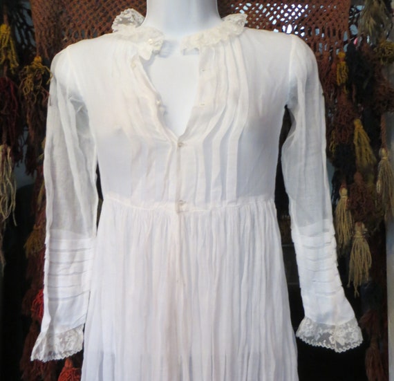 Antique Victorian White Fine Cotton Lawn Dress w/… - image 8