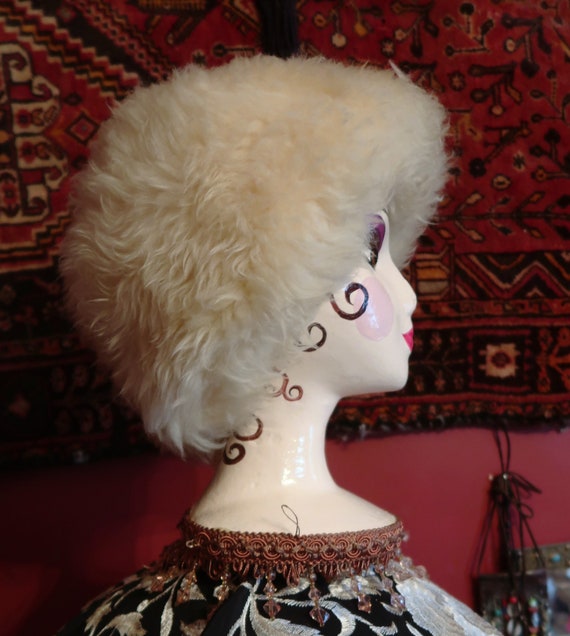 Fab 50s/60s Ivory Sheepskin Shearling Winter Hat - image 6