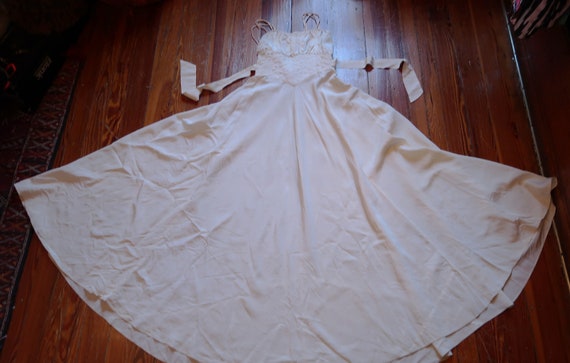 Fab 40s/50s White Satin Rayon (?) Long Dress w/Pl… - image 5