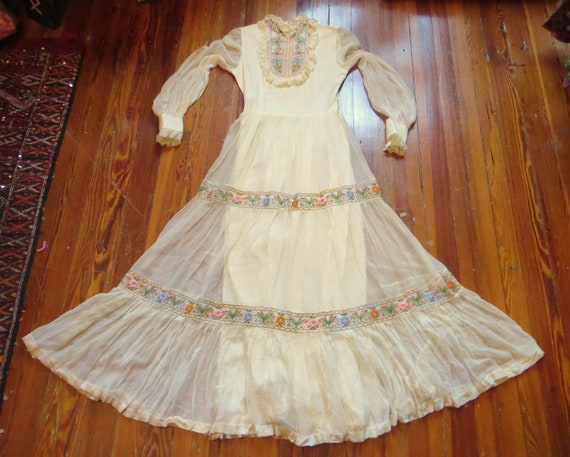 peasant prom dress Stunning, Gunne Sax, XS, Peasant Dress, 1970's, Pink Lace, Costume, Mideval, High Collar, Prom Dress ~ Boom Thang ~ 20-01-585