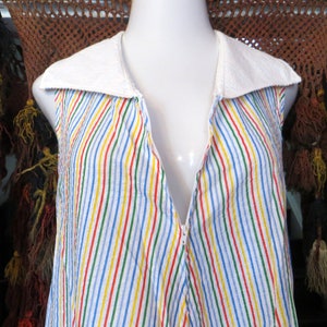 Darling 60s/70s Striped Seersucker Sun Dress w/Long Front Zipper and Large Pockets Great for Summer and the Beach