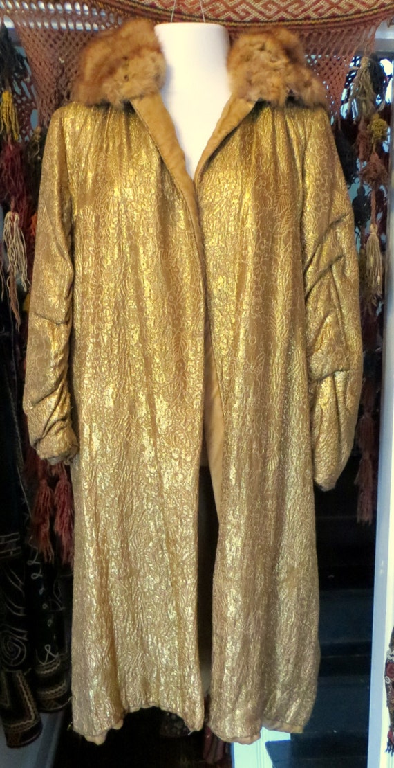 UPDATED Outrageous 1920s Gold Lame Fur Collared C… - image 5