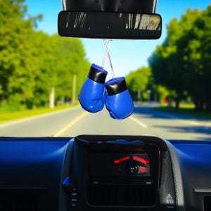 Mini Boxing Gloves Car Pendant – 1 Pair Hanging Ornament for Rearview Mirror, Leather Auto Decor, Cool Interior Accessory for Sports Fans
