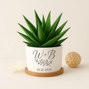 Jardinière avec nom personnalisé, Jardinière en céramique pour jeunes arbres personnalisée, Cadeaux de fiançailles, Jardinières pour décoration de fête, Cadeaux personnalisés, Cadeaux pour elle