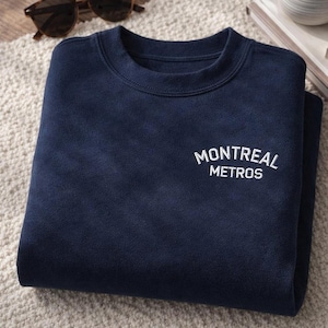 Montreal Metros Team Hollanov besticktes Sweatshirt, LGBT Hockey Romanze Shirt, Rivalität Hockey Fan Geschenk, gemütliches Team Rundhalsausschnitt