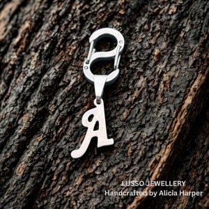 Llavero de acero inoxidable con la letra inicial del alfabeto A, conector a presión S, regalo personalizado para el Día del Padre, el Día de la Madre, Navidad, amigos y profesores.