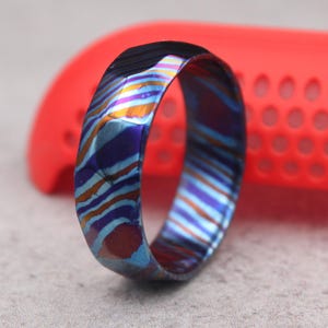 Anillo de Timascus colorido, alianza de boda única para hombre, anillo de promesa de titanio y Damasco, joyería unisex personalizada, regalo de boda para él.