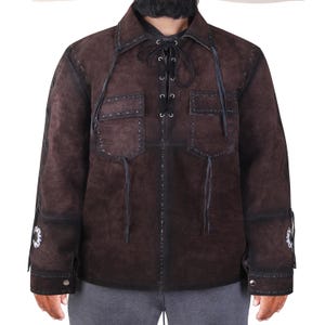 Veste en cuir style western pour hommes avec laçage sur le devant, surpiqûres à la main et détails ornés de perles sur les manches - Manteau vintage de style cow-boy