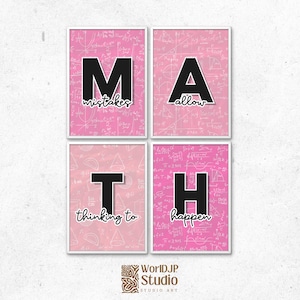Pode incluir: Um conjunto de quatro quadros decorativos retangulares com fundo rosa, apresentando fórmulas matemáticas e formas geométricas em branco. Cada quadro exibe uma letra preta grande formando MATH e as palavras mistakes, allow, thinking, to, happen.