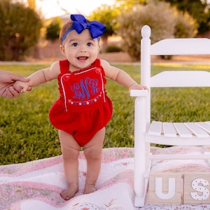 Traje para niña del 4 de julio, ropa para niña, ropa de verano para niña, mono con monograma, traje patriótico, para el 4 de julio.