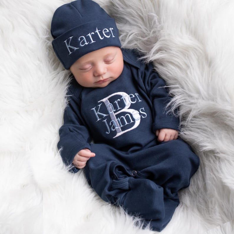 Newborn Boy Clothes Newborn Boy Coming Home Outfit Baby Boy Gift Newborn Boy Outfit Monogrammed Baby Boy Outfit Newborn Hat Newborn Gift imagem 4