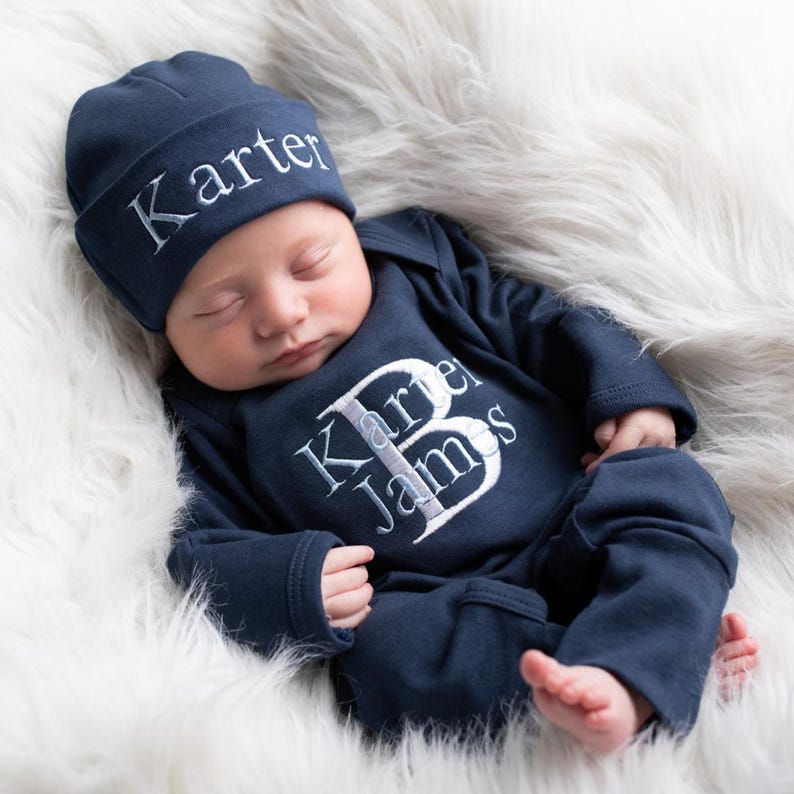 Newborn Boy Clothes Newborn Boy Coming Home Outfit Baby Boy Gift Newborn Boy Outfit Monogrammed Baby Boy Outfit Newborn Hat Newborn Gift imagem 2