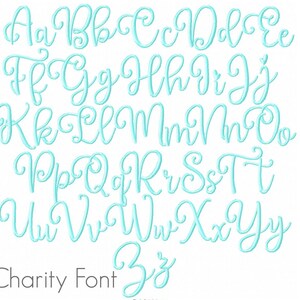 Op de afbeelding: Een lichtblauw lettertype in een cursief schrift. De letters worden in hoofdletters en kleine letters weergegeven. Het lettertype heet "Charity Font".
