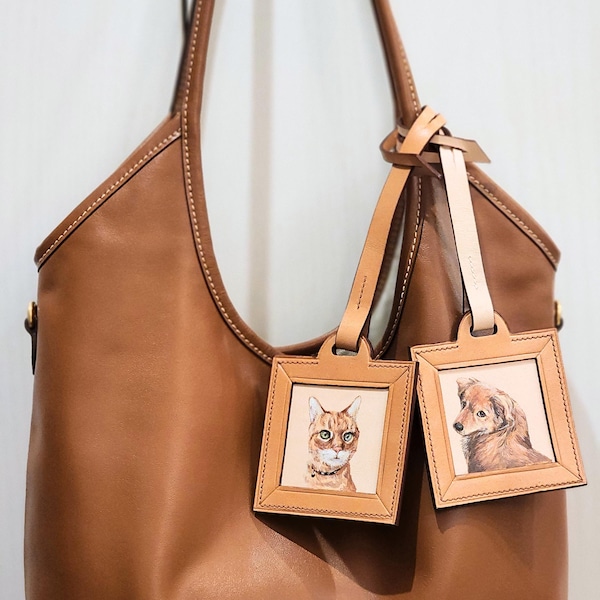 Dije de retrato de mascota de cuero pintado a mano: Etiqueta personalizada para bolso de perro o gato, regalo para el Día de la Madre.