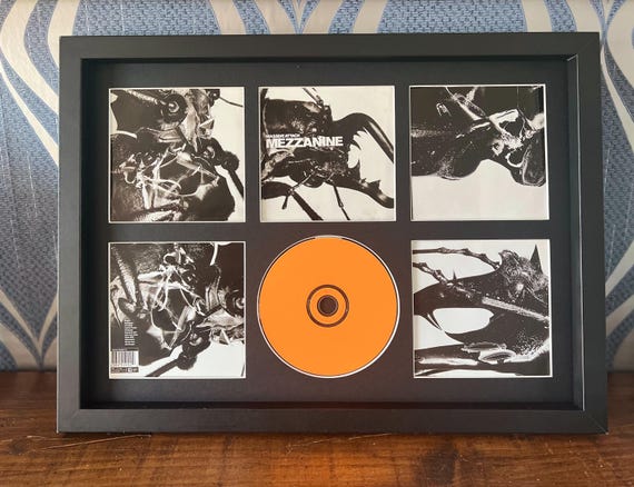 Massive attack / Bezzer撮影　写真パネル Massive Attack | Mezzanine | Retro Mounted CD Wall Display | Frame