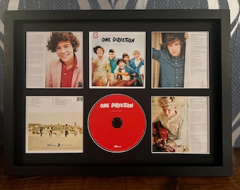 One Direction | Uppe hela natten | Retromonterad CD-väggdisplay | Ram ingår ej |
