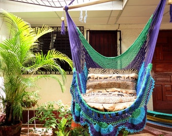 Chaise hamac suspendue vibrante - Vert, violet, turquoise et bleu - Coton naturel avec frange simple pour une utilisation intérieure et extérieure