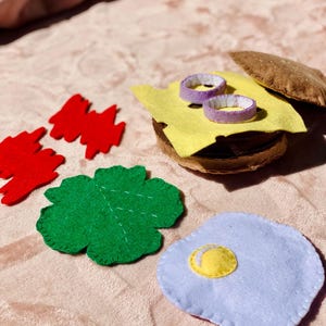 Zestaw do zabawy w jedzenie „Felt Burger” | Kuchnia Montessori | Jedzenie z filcu do zabawy dla dzieci | Zabawa waldorfska z wyobraźnią