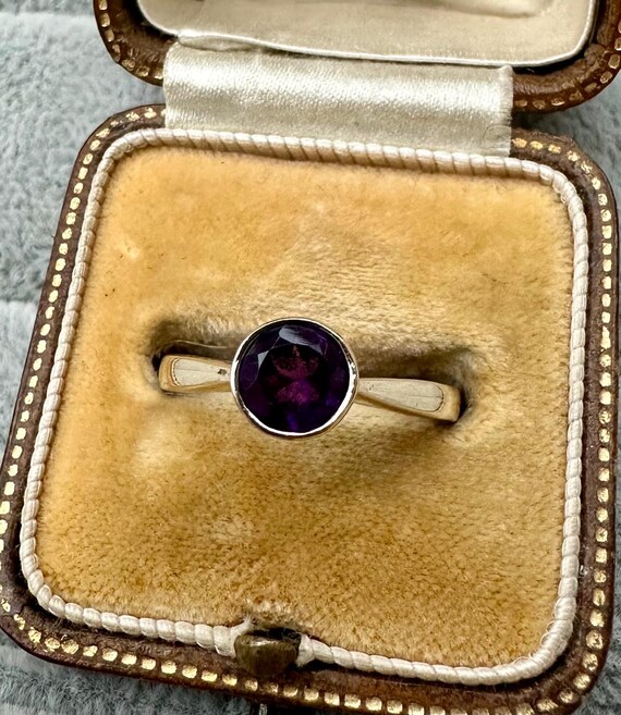 Vintage Amethyst Solitaire Ring | Solid 9ct Yello… - image 6