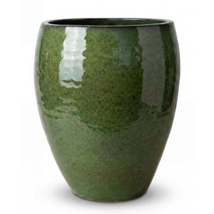 Könnte beinhalten: Ein Set aus drei Keramikbechern mit gesprenkelter, matter Oberfläche. Jeder Becher hat eine andere Farbe: hellblau, cremefarben und grau. Die Becher haben ein schlichtes, modernes Design und einen bequemen Griff.