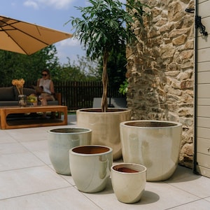 Doniczka ceramiczna terakota - LANCELOT - Perła | Ręcznie robiona | Mrozoodporna | Ø 29 cm × wys. 26 cm