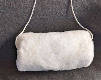 Large White Fur Muff. Hand Muff In Long Thick Pure White Faux Fur - Foto 8
