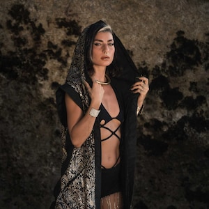 Mystic Fusion Sequin Vest (Black/Gold) girl
