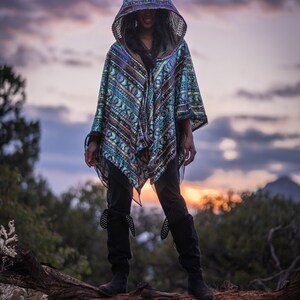 LED Tribal Shaman Cape (Turquesa)