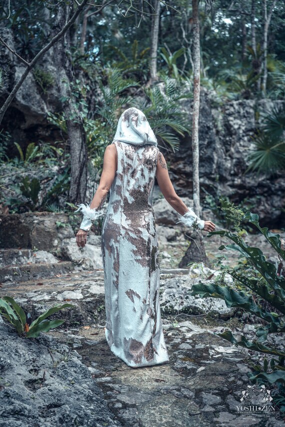 Buy Goddess Robe- Rose Gold & White Sequins- Reversible Color Changing  Festival Mermaid Flip Sequin Costume Online in India - Etsy