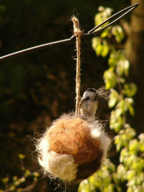 PATENTED The Alpaca Fleece-filled Bird Nesting Ball (registered trademark)