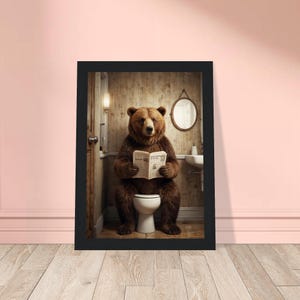 Orso divertente sul water che legge il giornale, decorazioni divertenti per il bagno, decorazioni rustiche divertenti per le pareti del bagno, decorazioni moderne in stile fattoria per il water