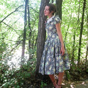 1940s dress Cotton floral print full skirt tiered S image 3