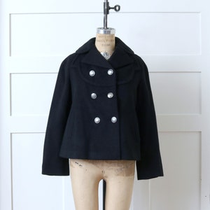 giacca vintage in lana mod anni &#39;60 • cappotto corto nero a doppio petto firmato stilizzato