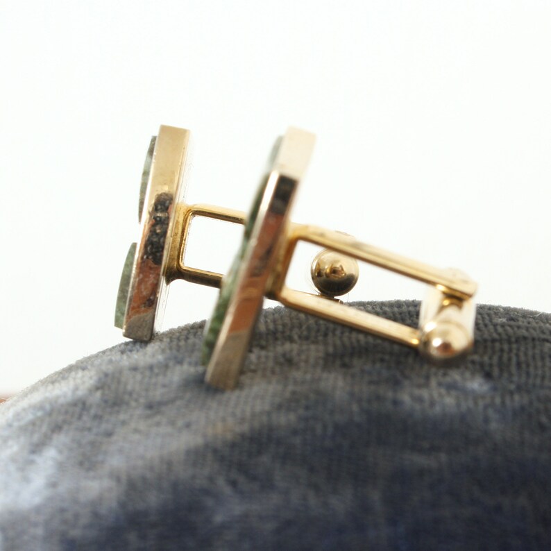 vintage Dant\u00e9 1970s jade green stone /& gold tone cuff links \u2022\u00a0stylized modernist square cufflinks