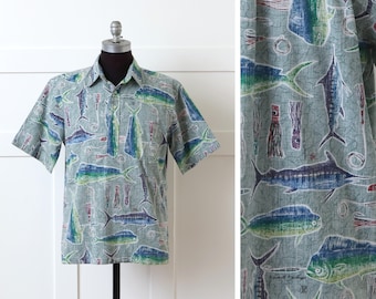 mens vintage fish print Hawaiian Reyn Spooner shirt • cotton fishing lures novelty print tiki shirt in green