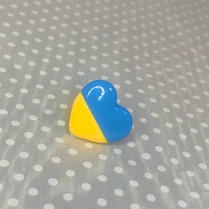 Stand with Ukraine pin