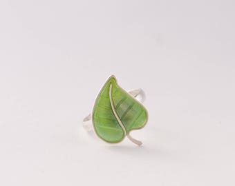 Adjustable Ring - Forest green leaf