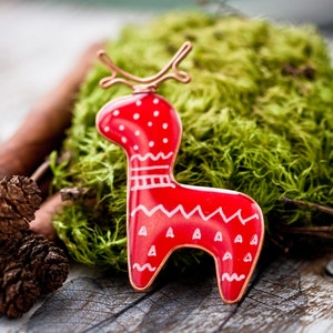 Deer brooch image 1