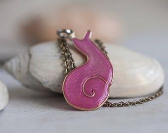 Snail Necklace - Fuchsia