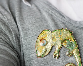 Animal jewelry - Gold and Green Chameleon Brooch