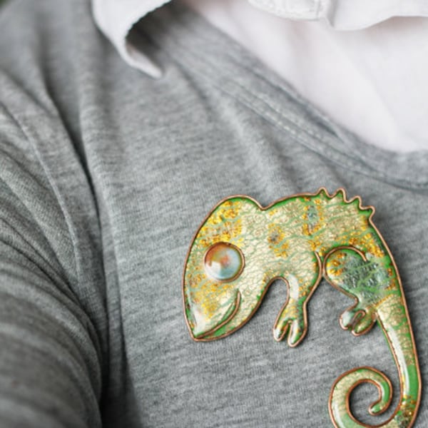 Animal jewelry - Gold and Green Chameleon Brooch