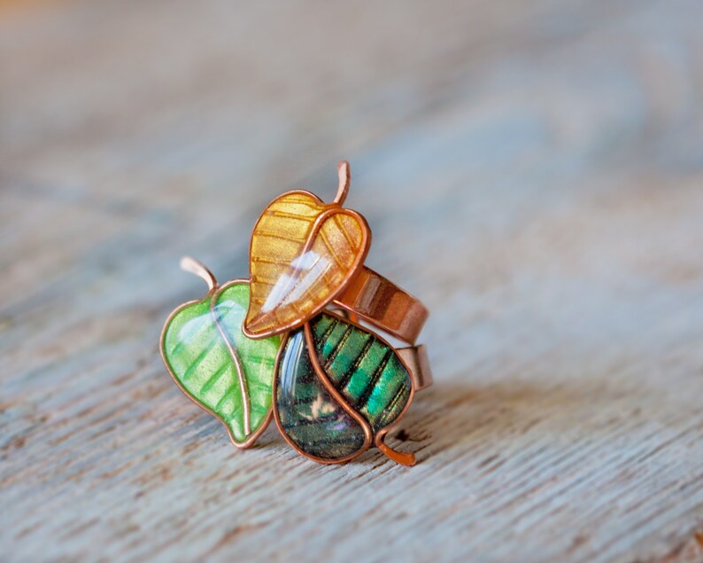 Adjustable Ring - Forest green leaf image 5