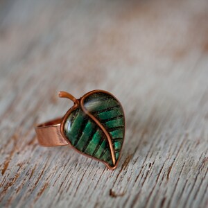 Adjustable Ring - Forest green leaf image 3