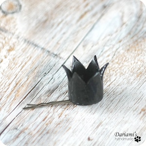 Crown bobby pin image 1