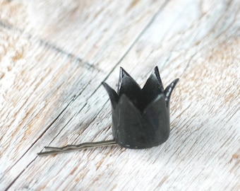 Crown bobby pin