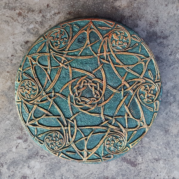 Celtic Knot Art Outdoor Sculpture, Garden Gifts, Irish Green Celtic Star