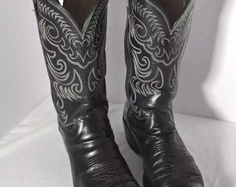 Olathe Vtge Western Boots 10B.Made Olathe Kansas USA Cats Paw Heel Can Be Unisex