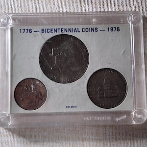 1976 Bicentennial US Coin Set - Uncirculated Washington Quarter, Kennedy Half Dollar