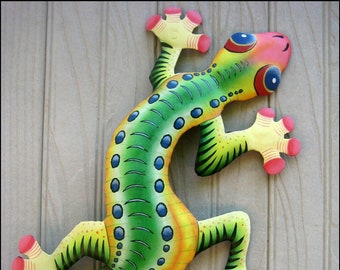 GECKO Wall Hanging, Gecko Wall Decor, Outdoor Garden Art, Painted Metal Art, Garden Decor, Haitian Metal Art, Metal Wall Art- 18", 7054