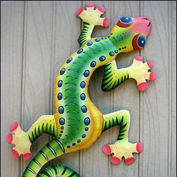 GECKO Wall Hanging, Gecko Wall Decor, Outdoor Garden Art, Painted Metal Art, Garden Decor, Haitian Metal Art, Metal Wall Art- 18", 7054